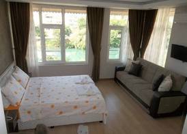 River Hotel 4