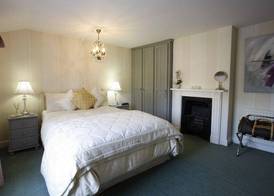 Beaufort Lodge - Central Location & Free Parking 2