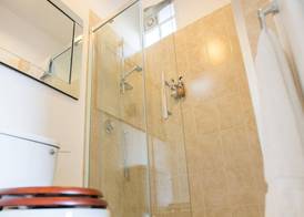 Beaufort Lodge - Central Location & Free Parking 5