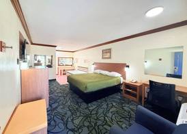 Economy Inn Cuyahoga Falls 3