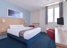 Travelodge Reading Whitley 4