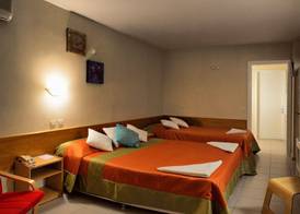 HOTEL GOLDEN GATE 4