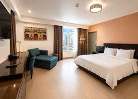 The District Hotel 2