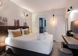 Hotel Eiffel Seine 4