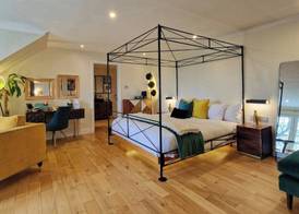 The Orange Fox Suite, Private Luxury indoor Hot Tub, King Lux Bed, Gym, Award Winning Farmhouse at The Grumpy Schnauzer Guesthouse, Stunning! 3