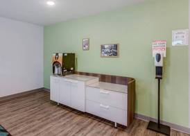 WoodSpring Suites Novi Farmington 3