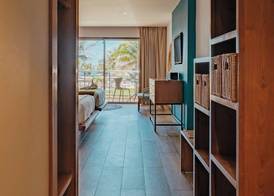 Orient Beach Hotel 2