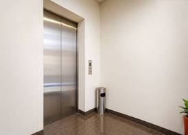 Townhouse Oak Hotel Niaga Surabaya 2