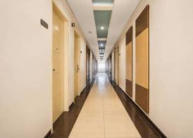 Townhouse Oak Hotel Niaga Surabaya 4