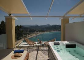 Zeus Throne Suites 5