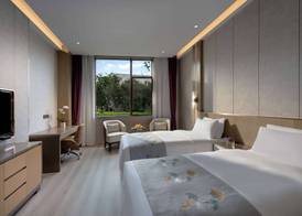 Howard Johnson by Wyndham LakeView Hotel Kunming 5