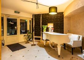 A11 Apartments & SPA Dermique 4