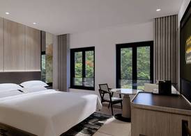 Padma Hotel Bandung 3