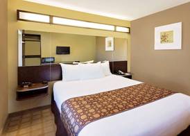 Microtel Inn & Suites by Wyndham Prairie du Chien 4