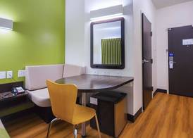 Days Inn by Wyndham South Bend/Notre Dame 2