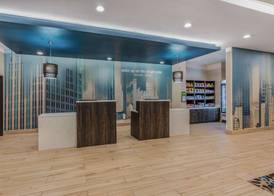 La Quinta Inn and Suites by Wyndham Houston Spring South 2