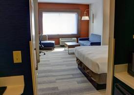 Holiday Inn Express & Suites SPENCER by IHG 2