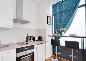 Beautiful Apartment - 1br/4p - Near Nation 4