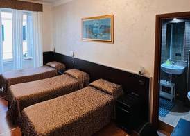 Funny Holiday Guest House 3