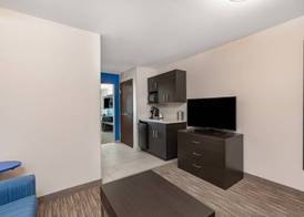 Holiday Inn Express & Suites TRINIDAD by IHG 3