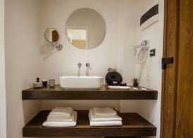 BOHOTEL Eleonas 4
