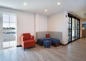 Comfort Inn & Suites 5