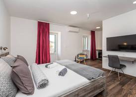 Apinelo Port Rooms 2