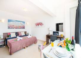 Islet Promenade Aparthotel - Studio with Hot Tub and Panoramic Sea Views by GetawaysMalta 2