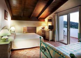 Colonna Beach Hotel Marinella 4