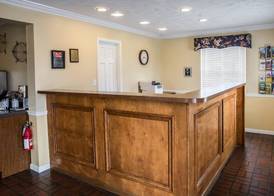 Econo Lodge Crystal Coast 3