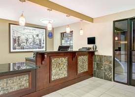 Super 8 by Wyndham Lakeland 2