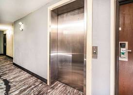 Quality Inn & Suites Danville East 2