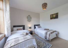 Montgomery Apartments - Stevensons 4