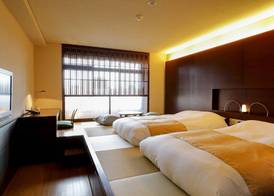 Ryokan Asukasou at the entrancne of Nara park 5