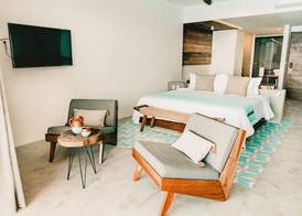 Hotel B Unique 5