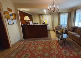 GARDEN Club - Hotel & Restaurant - FREE Outdoor Pool & Parking 3