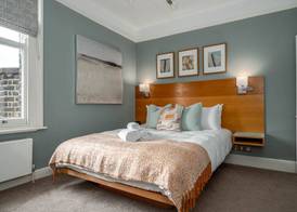 5 Doughty Street 4