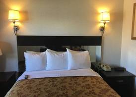 Pacific Heights Inn 5