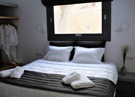 A Lux Villas Santorini 4