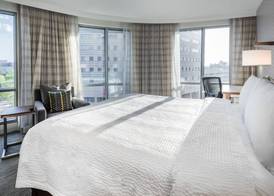 Residence Inn by Marriott Jersey City 4