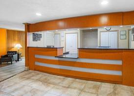 Howard Johnson by Wyndham Staunton 2