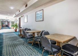 Rodeway Inn Bedford 4