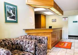 Econo Lodge 2