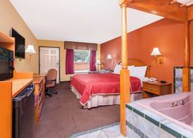 Regency Inn & Suites-Hamilton Place 5