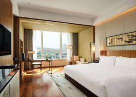 HUALUXE Ningbo Harbor City by IHG 3