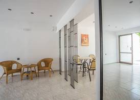 Nikos BnB 4