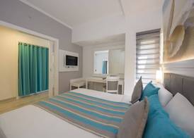 TUI BLUE Tropical 5