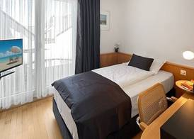 Centra Hotel Zurich 4