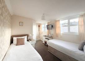 The Raincliffe Hotel 5