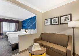 Comfort Suites Salem 3